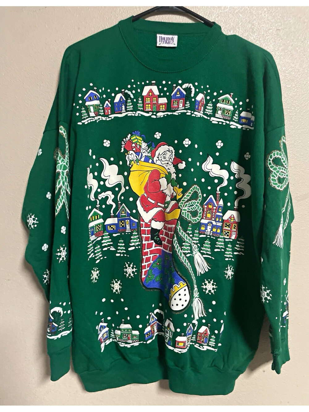 Holiday Time Women’s Plus 20W Green Crewneck Pullover Santa Graphic Sweatshirt